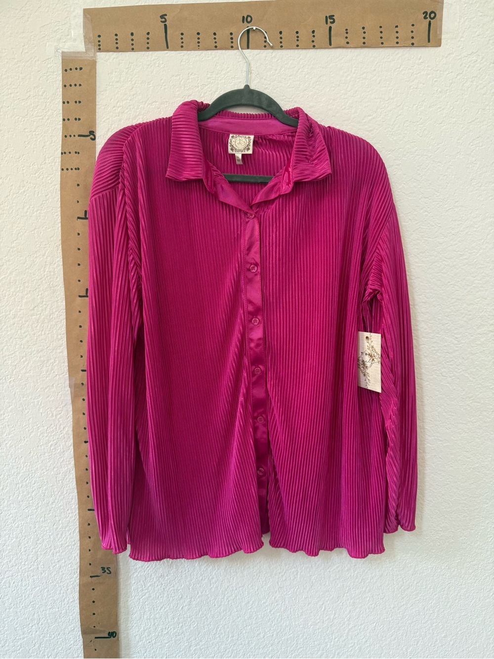 NWT Bright Fuchsia Pleated Button-Front Women’s Top